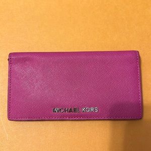 Michael Kors bi fold wallet